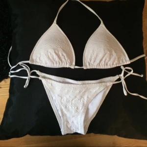 Vit Vit bikini använd en gång och s Plick Second Hand
