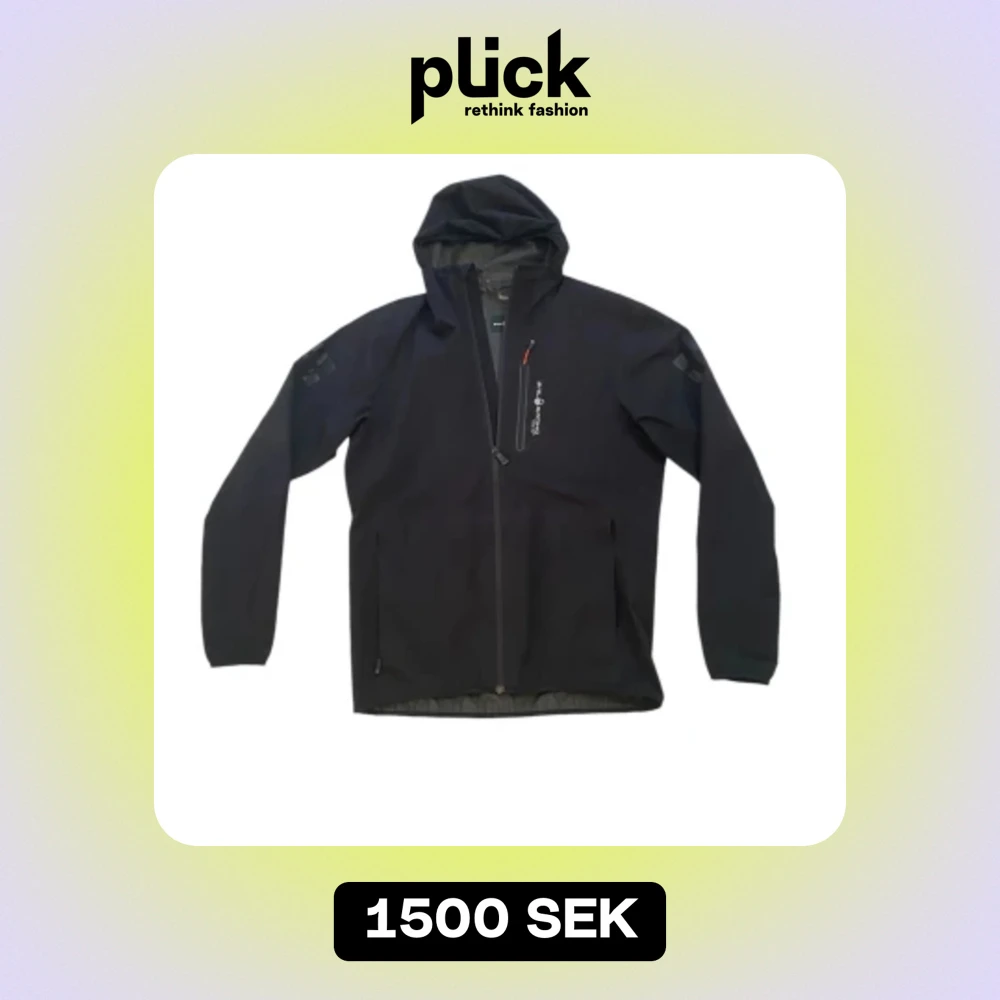 Svart Sail Racing Gore Tex Link Hood Jacka