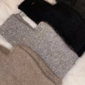 Ljusgråa torgvangar - 169kr/st, först till kvarn. Alla är oanvända och har Kashmir och bomull material❤️