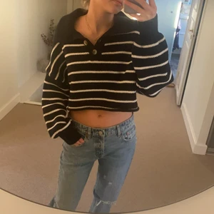 Stickad tröja - Superfin croppad stickad tröja från zara, knappt använd. Strl S, 150kr+frakt💟💟