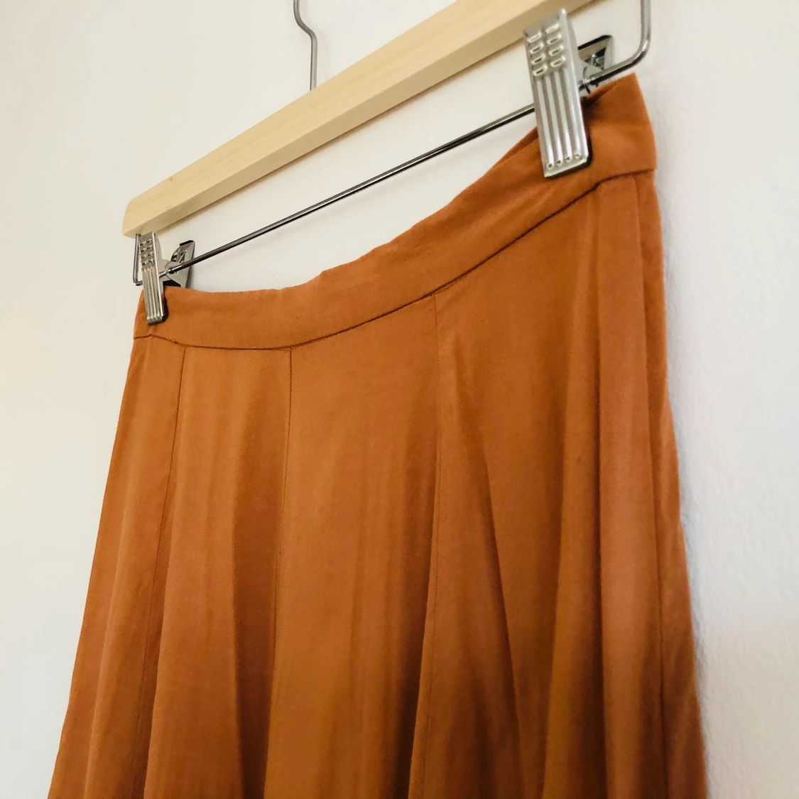 Mjuk kjol med hög midja. Weekday! - 91