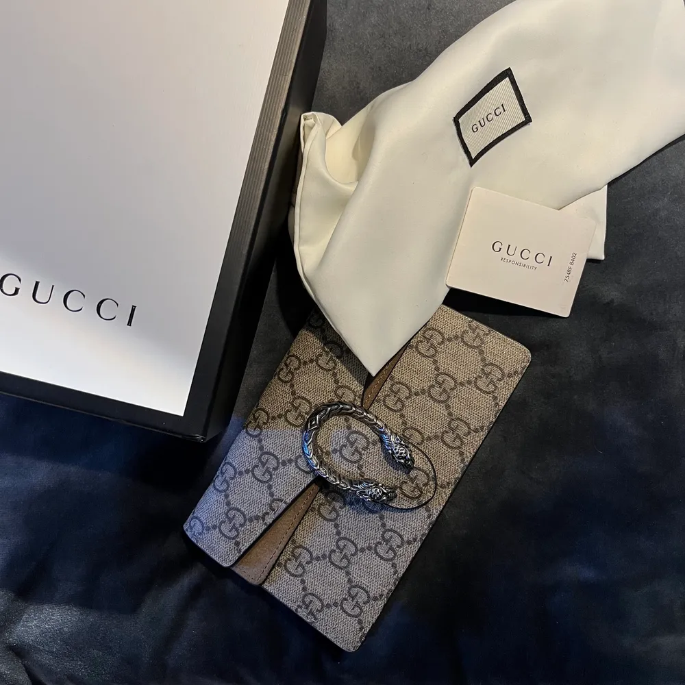 Gucci Dionysus mini as new. Bought in Florence for Christmas but I really didn’t use it that much, perfect conditions. Comes with box and certificate. New price 790€ like 8384 kronos. I sell for 6500. . Väskor.