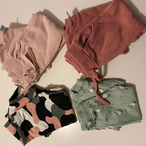 Barnkläder  - Säljer 4 olika barndressar i storlek 98