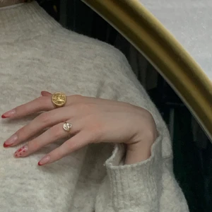 Guldring  - Säljer guldring från Safira! Stl 17 ✨