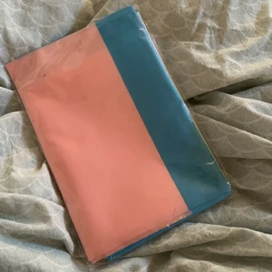 Transflagga - En helt ny transflagga, oöppnad då jag råkade beställa två stycken, 90 x 150 cm stor. Köpt från Happypride