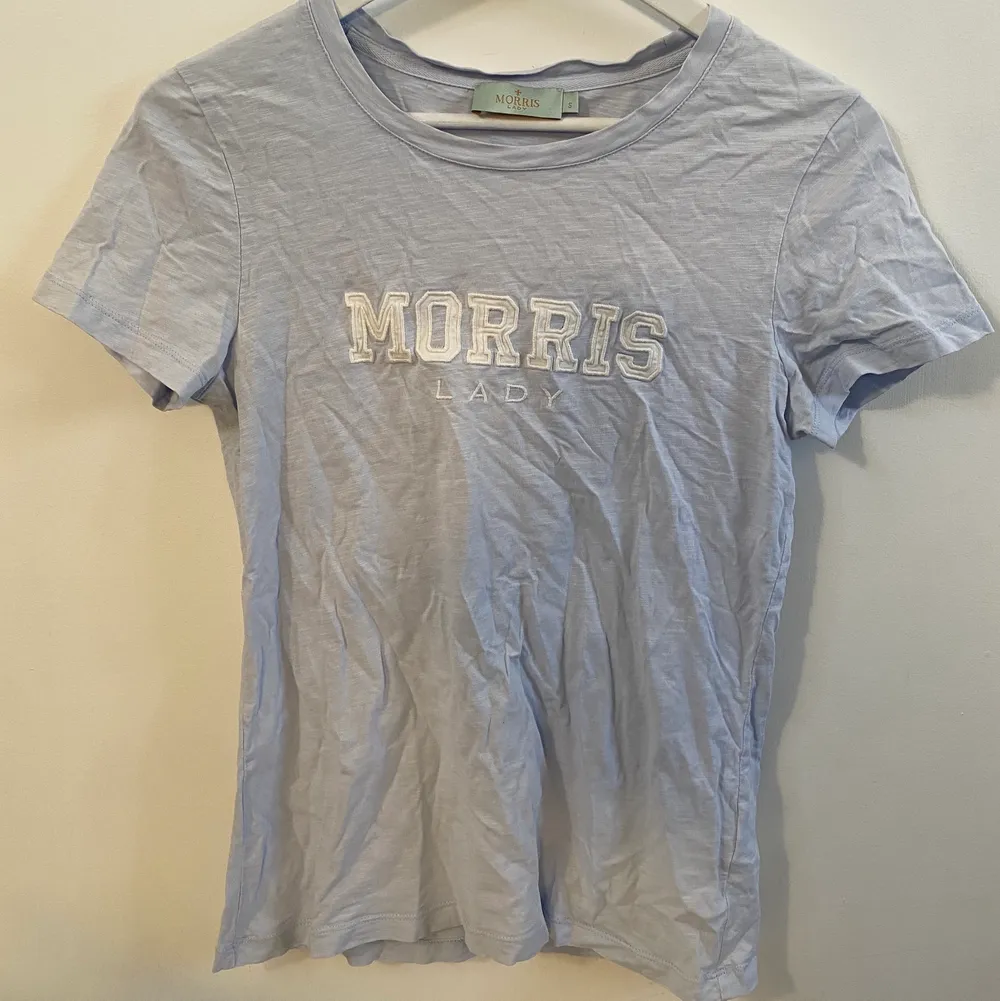 Ljusblå t-shirt från Morris i storlek S🌸. T-shirts.