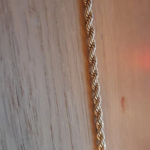 Snö of sweden - Cordell kedja köpt I stan ej äkta guld. Snö of sweden. Kom privat för fler bilder