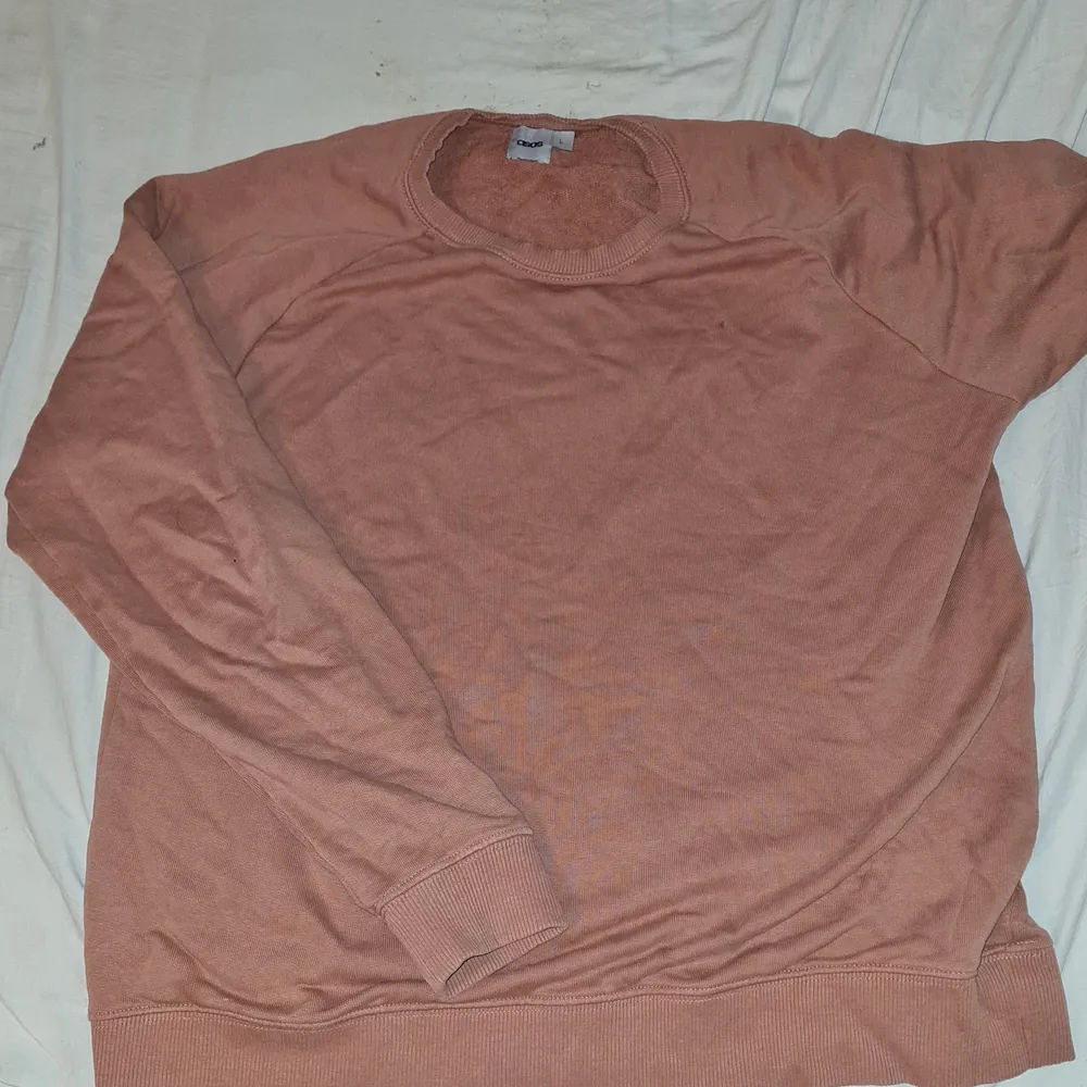 Sweatshirt som är rosa/brun. . Tröjor & Koftor.