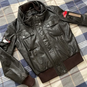 Läder jacka - För tight på mig, inte min stil. Inte använd