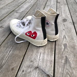 COMME DES GARCONS X CONVERSE SKOR - För små