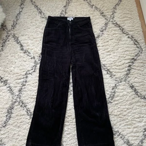 Weekday vida Manchester byxor strl 36 - Fint skick. Passar inte mig längre.