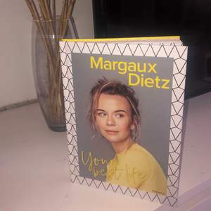 Margaux första bok Your best life! I princip orörd!