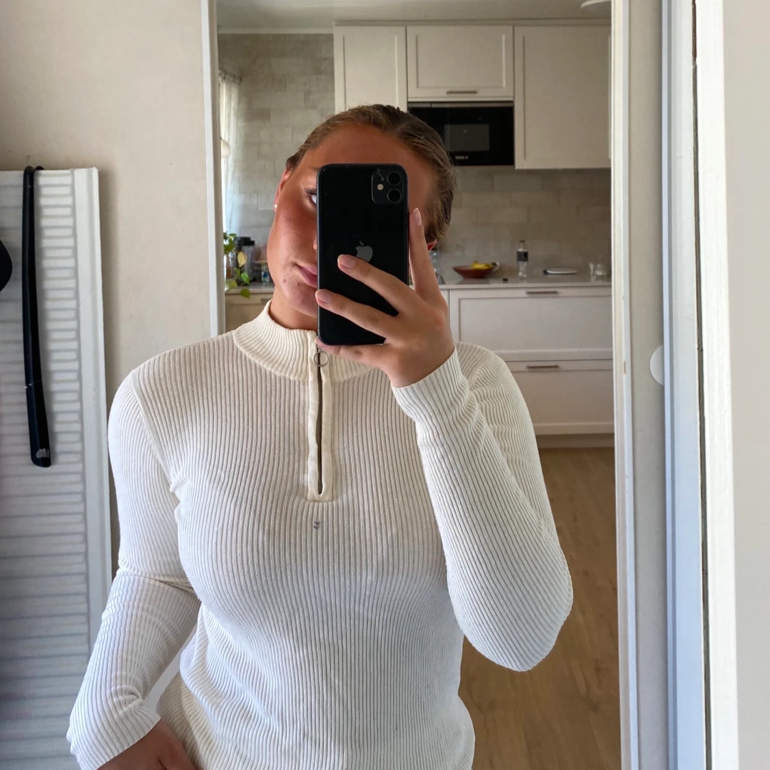 Högkragad långärmad tröja i strl S - 90