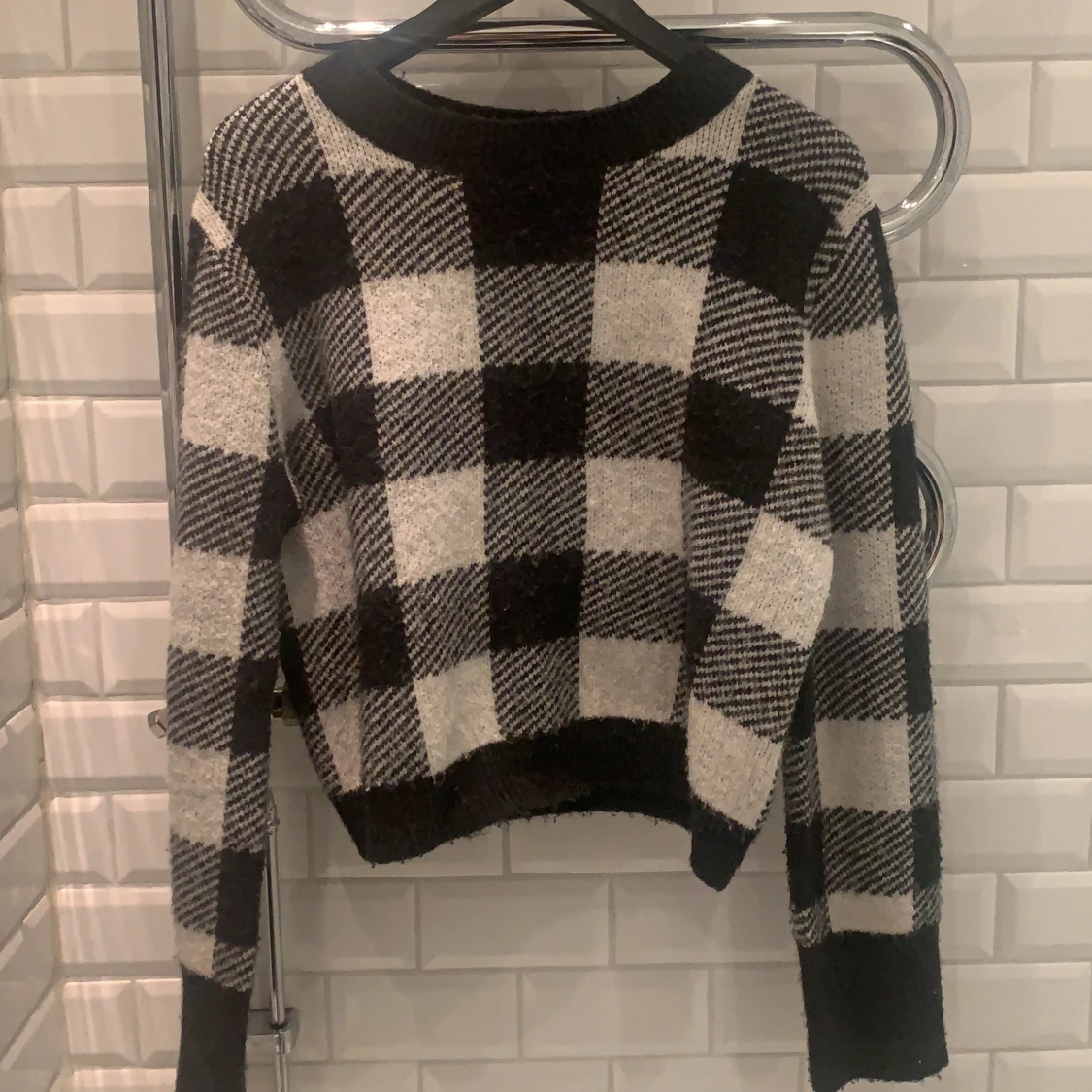 Super sweet sweater❤️ kinda of cropped!😎 - 90