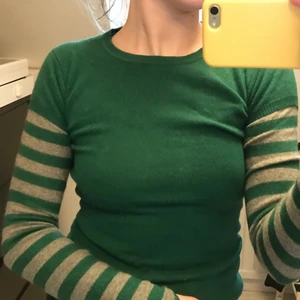 Långärmad tröja  - Snygg långärmad tröja. (Allt sitter ihop)