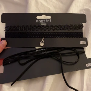Chocker från ur och penn - Säljer dessa 3 chokers från Ur och Penn, skitnsygga men inte riktigt min stil. Nypris 69:- styck, mitt pris 20:- för ett par eller båda för 30:-! 