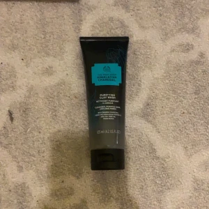 Ansiktsrengöring från Body Shop  - Ansiktsrengöring från Body Shop. 185 i originalpris. Köparen står för frakt :) 