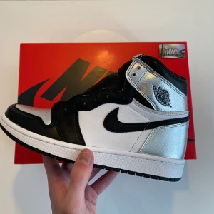 Air Jordan 1 high ”silver toe” - DS / Brand new. 37,5, 38, 38,5, 39 och 40,5