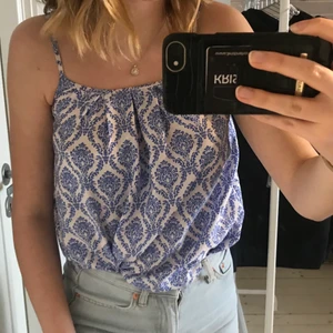 Mönstrat linne - Mönstrat linne från lager 157 i stl xs/164 (tror jag). Bra skick men jag har växt ur det, främst vid axlarna och bysten. Säljer för 40kr+frakt. Hör av er vid intresse eller frågor!!🤍🥰