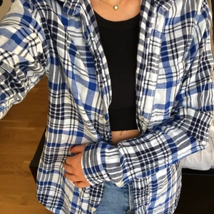 Rutig skjorta - En rutig skjorta ifrån home Bound herravdelning, såå fin men kommer inte riktigt till andvändning! Strl S