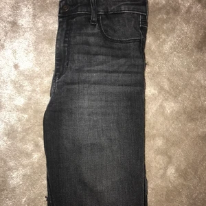 Jeans från hollister  - Som nya, från hollister. Passar xs