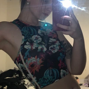 Somrig topp - Somrig topp från bikbok storlek XS/S! 