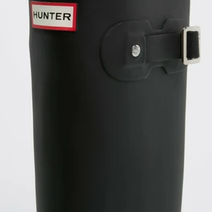 Hunterstövlar - Ett par superfina Hunter original, tall vegan modellen aldrig använda , i nytt skick .  Det str 40 men dem passar flera storlekar.