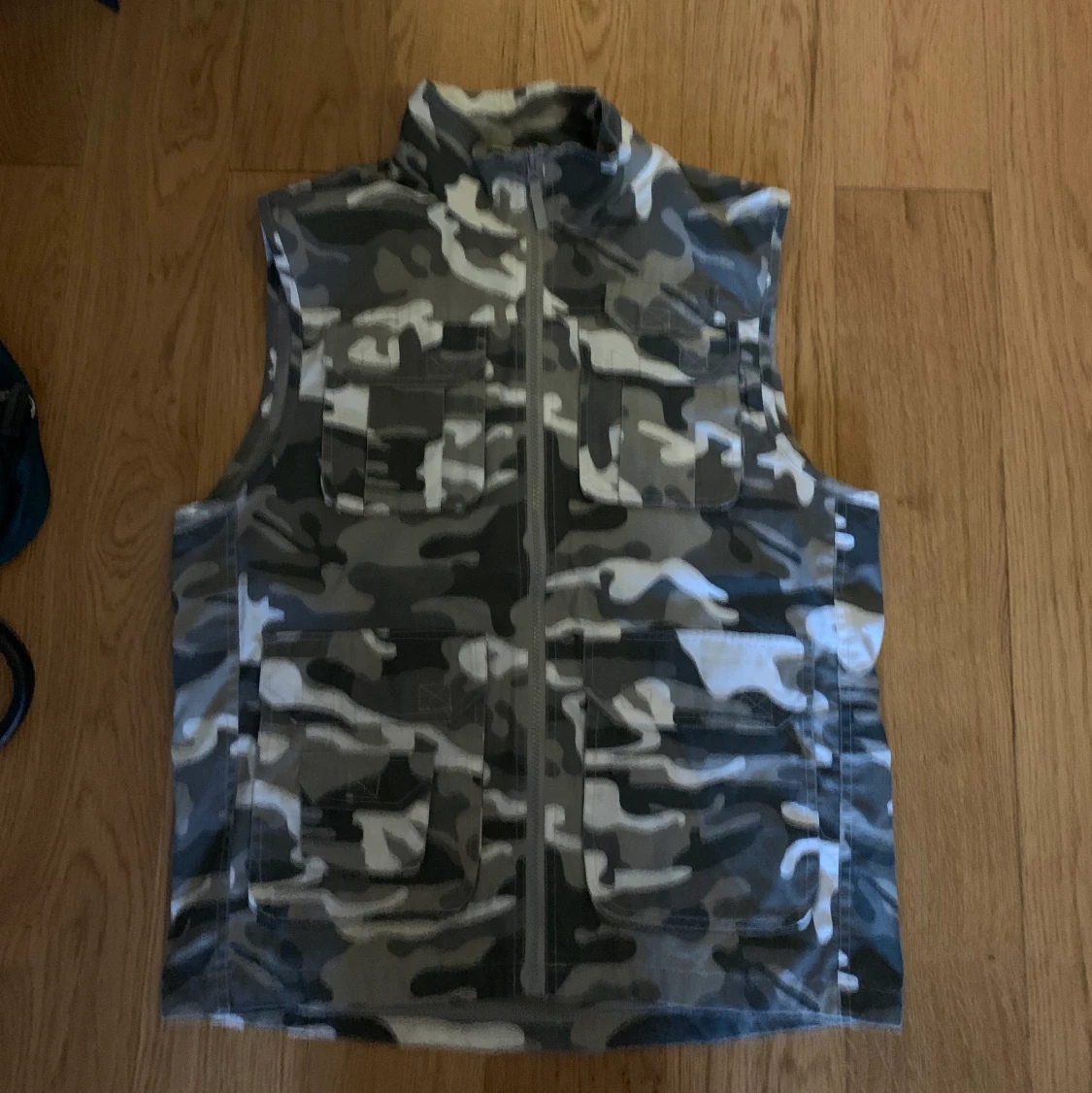 Camo väst size M