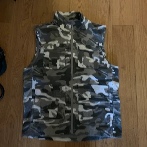 Camo väst size M - Camo väst 