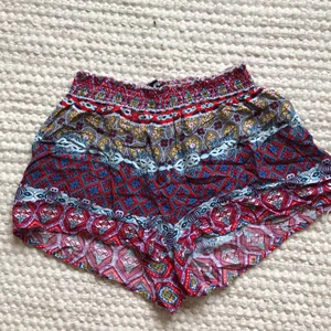 Mönstrade shorts storlek M - Supermjuka härliga shorts. Skulle dock säga att storleken mer är som small än medium! 