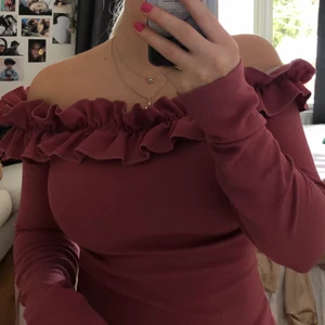 Nelly trend strl s - Säljer denna superfina tröja då den inte används, men den har varit i stor favorit för mig! Tröjan är i ett begagnat skick då de finns tecken på användning❤️