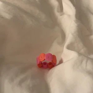 Ring - en ring som jag säljer som är gjord själv                           fri frakt 