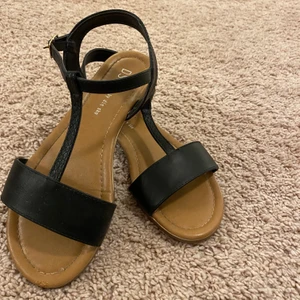 Gulliga sandaler - Söta samtalet från din sko. Perfekta till sommaren ✨👌🏼