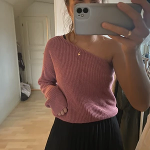 One-shoulder stickad tröja strl XS-M - Smutsrosa XS-M