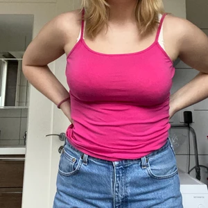 Rosa linne - Rosa linne från Mikado💗 skönt material, bra kvalité och skönt💗 Kommer inte till användning💗 Köparen står för frakt 🚚 