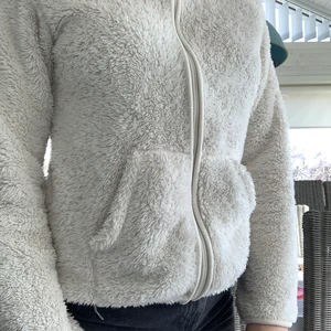 Mysig kofta - Detta är en favorit sen långt till baka. Säljer den för att jag har tröttnat på den men den är fortfarande i jätte bra skick och passar till allt. Den är i storlek 158/164 men passar mig som har xs/s🌸frakt ingår inte 