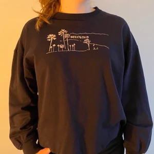 Sweatshirt - Sweatshirt från & Other Stories i fint skick