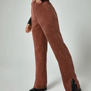 Bruna byxor💗 - Fina bruna byxor, aldrig använda eftersom dom var för små 