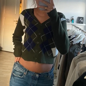 Rutig stickad kofta  - Använd 1 gång 🥰 passar XS-M 