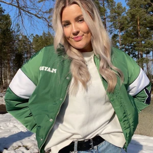 Playboy jacka - Endast använd för denna bild, inköpt ny för 1400kr. 400kr eller bud