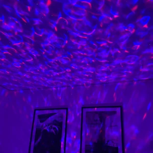 Galaxylampa - Säljer min galaxylampa som jag användt två gånger därav väldigt gott skick. Fick precis en likadan men ny och därför kom inte denna till användning. Finns flera olika färger och även laser. Bluetooth går att koppla vilket innebär att man kan använde den som en högtalare. Nypris ca 500kr 🤍💞😇