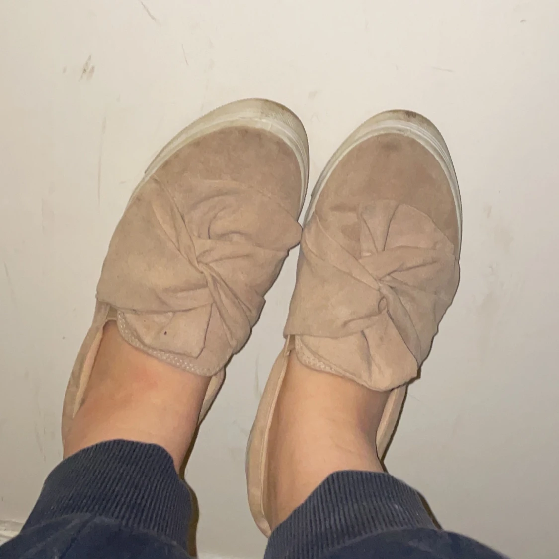 Ljusrosa sommarskor med rosett