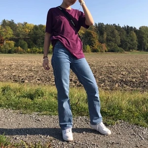 Weekday jeans - Säljer mina favorit weekday jeans i modellen ”voyage” då de blivit för korta för mig som är 170 cm. De är bekväma och sitter fint överallt. Skriv vid frågor, om du är intresserad eller om du vill ha fler bilder💕