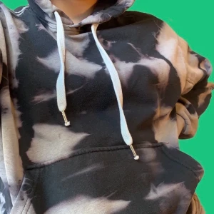 Hoodie - Hoodie från bershka, i bra skick.