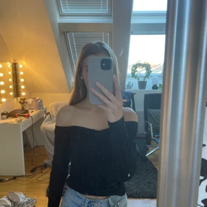 Oanvänd tröja - En oanvänd tröja med lappen kvar 