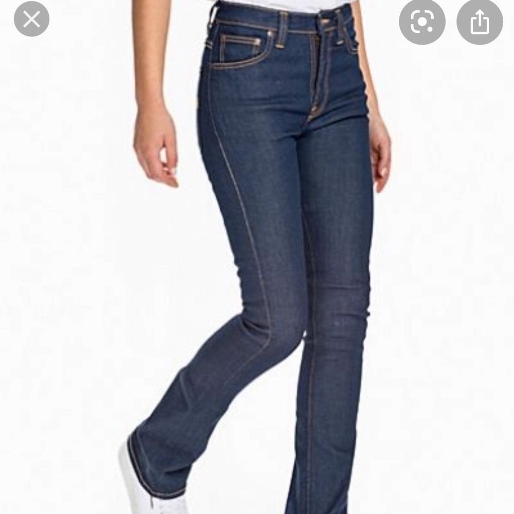 Snygga flare jeans från Nudie Jeans, de är skinny jeans med en flare i slutet. Modell är gammal men heter Boot Ben om man vill hitta fler bilder :) Jeansen är i storlek W29 L34. Är själv 170 cm för referens. Jeans & Byxor.