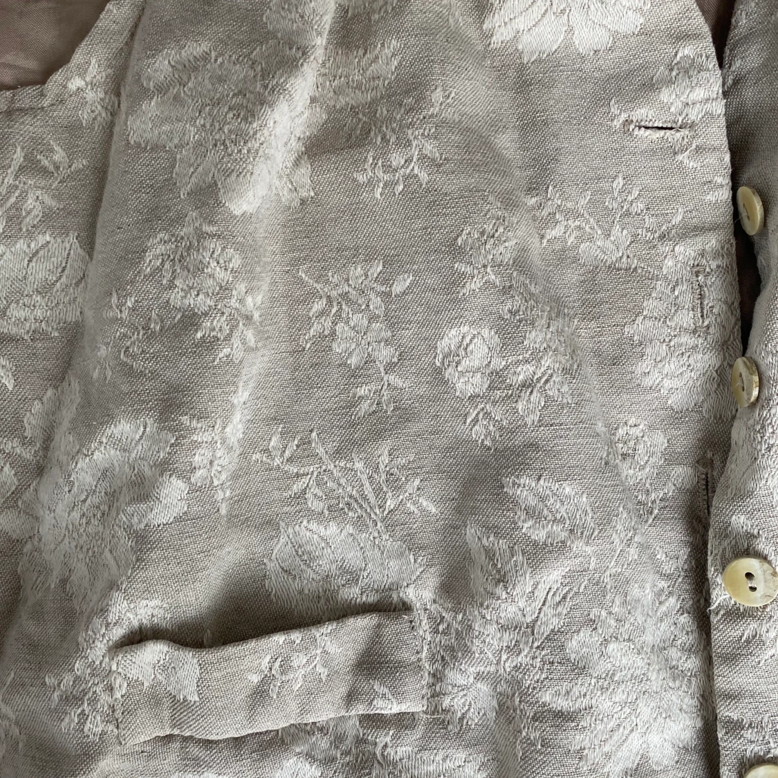 FIN BLOMMIG VÄST - 90