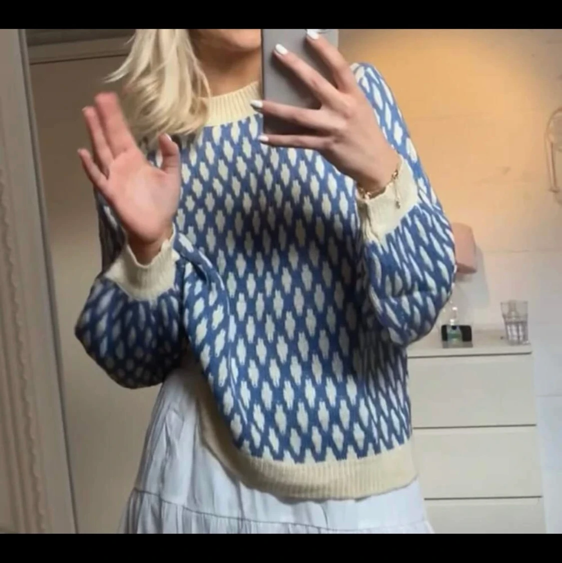 Snygg mönstrad stickad tröja