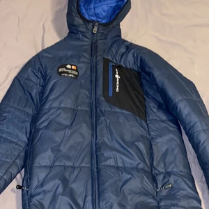 Sail racing jacka - 1 år gammal men inga fel på den. Storlek S