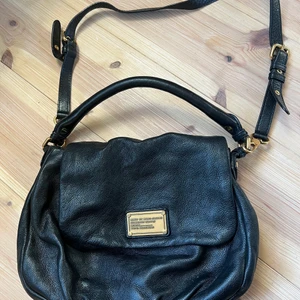 Väska Marc Jacobs  - Väska från Marc Jacobs Fint skick 500 kr + frakt 🌻
